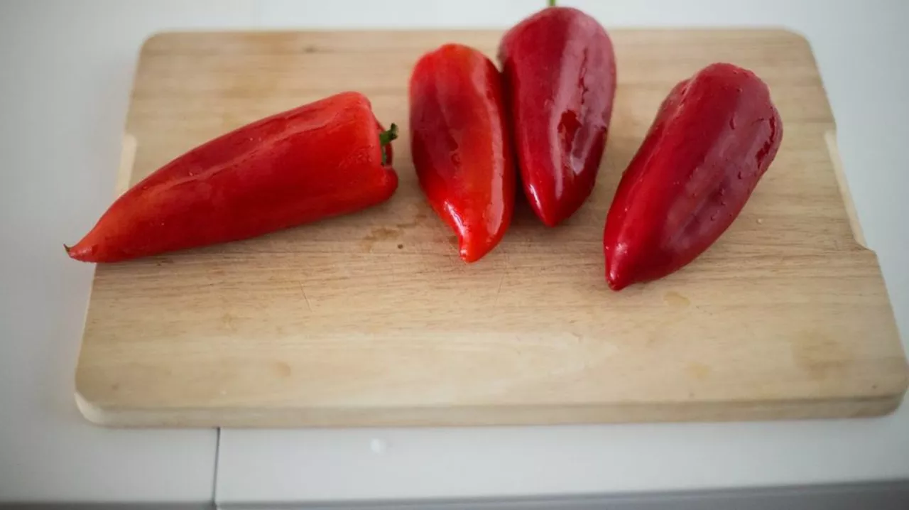 Can spicy food cause hemorrhoids?